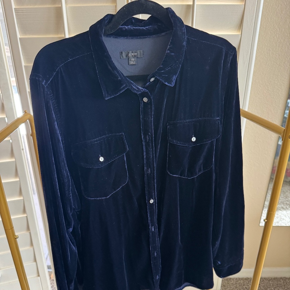 Excellent condition J Crew velvet button down - size 22